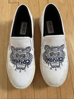 Kenzo white slip-on canvas sneakers with navy embroidered tiger size 8